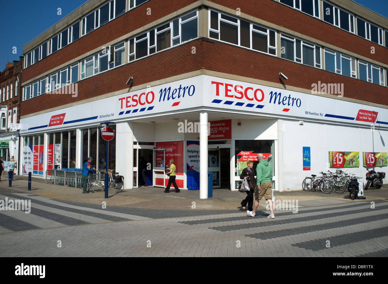Tesco metro supermarket store hires stock photography and images Alamy