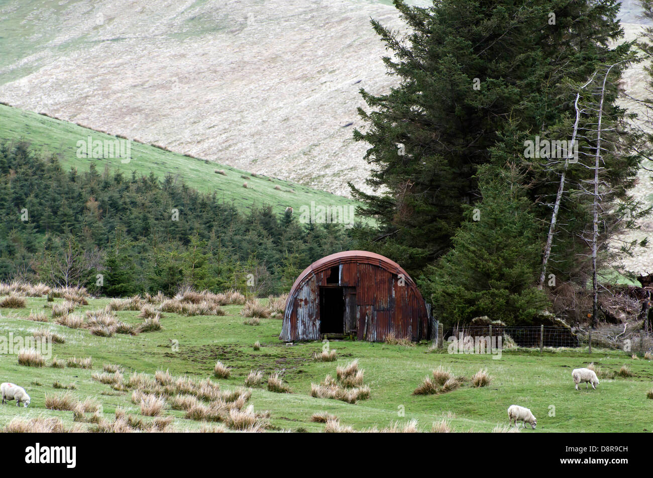 Corrugated iron shelter hi-res stock photography and images - Alamy