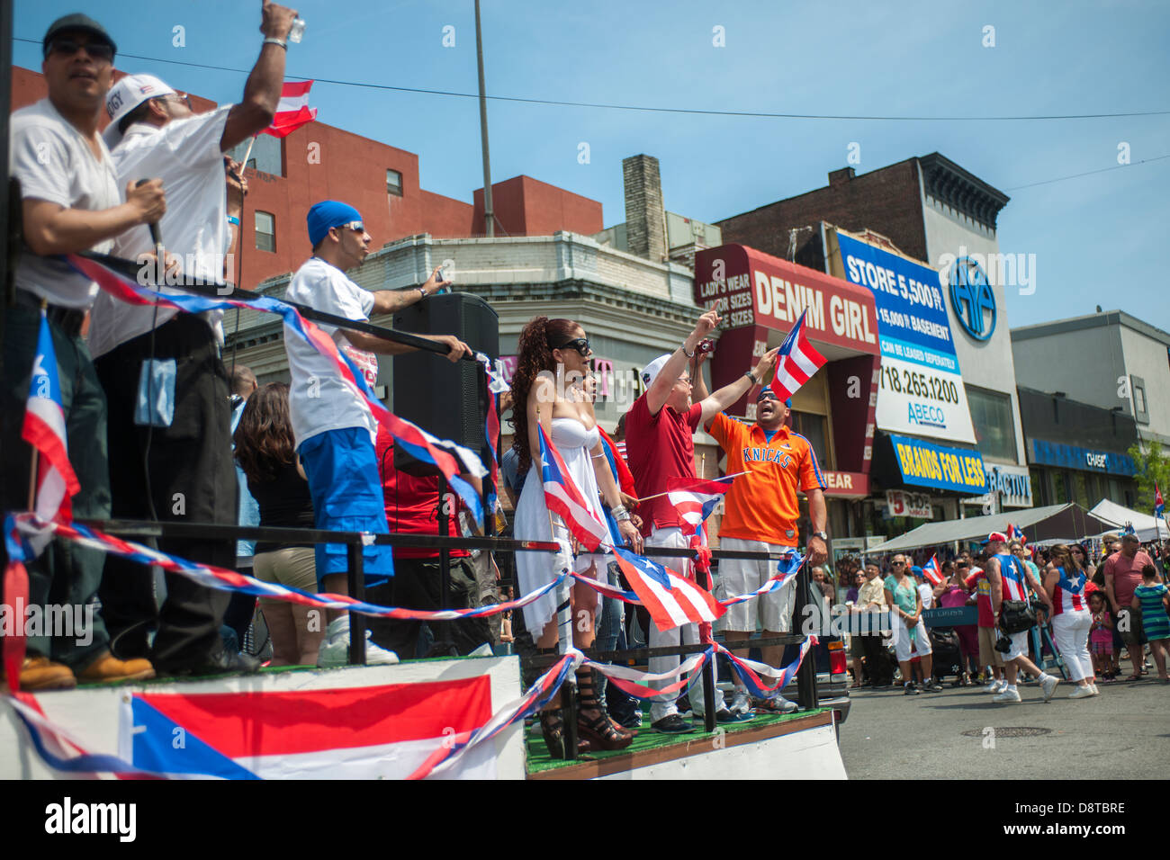 Thousands turn out for the Brooklyn Puerto Rican Day Parade in the