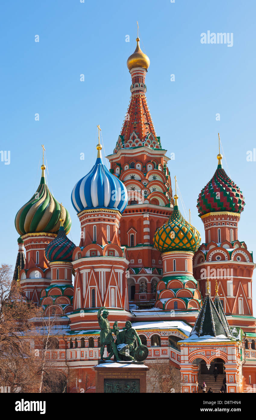 Saint basil moscow snow hi-res stock photography and images - Alamy