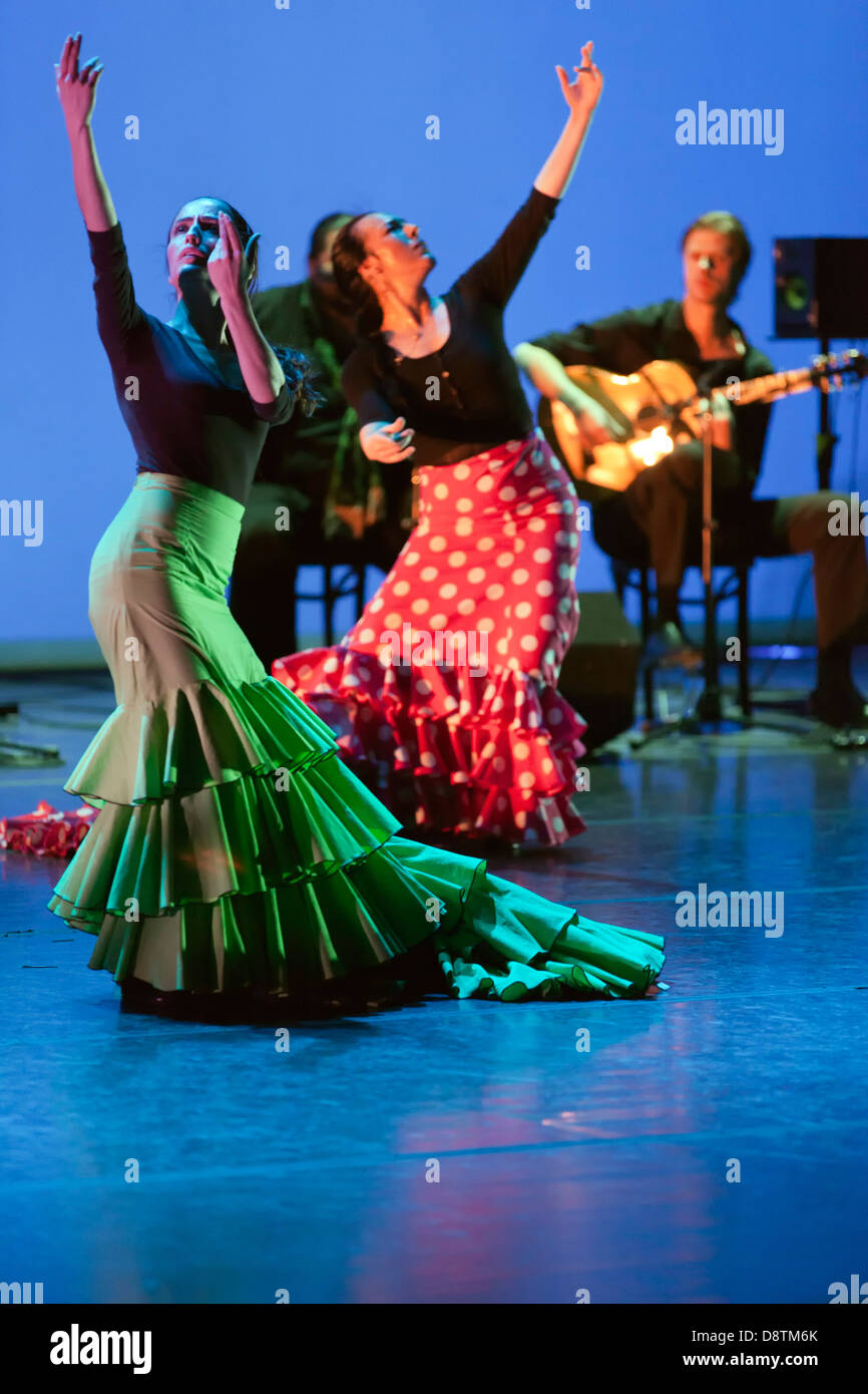 Flamenco dancers and guitar player, Yjastros Dance Company, Rodey ...