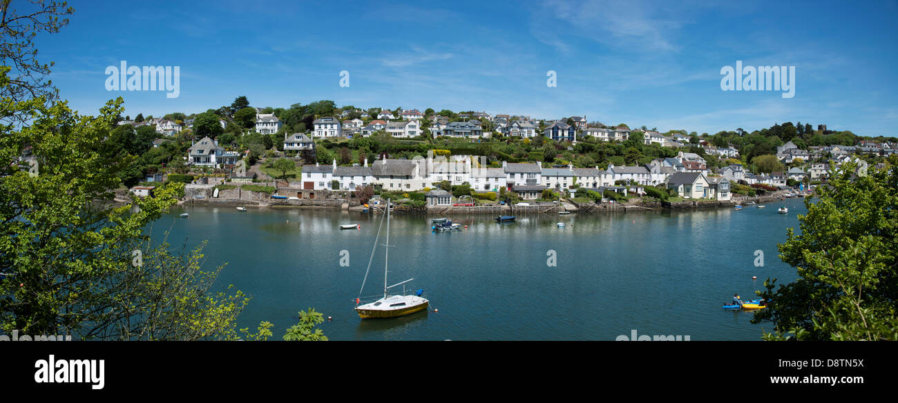 the-idyllic-village-of-newton-ferrers-on-the-river-yealm-estuary-near