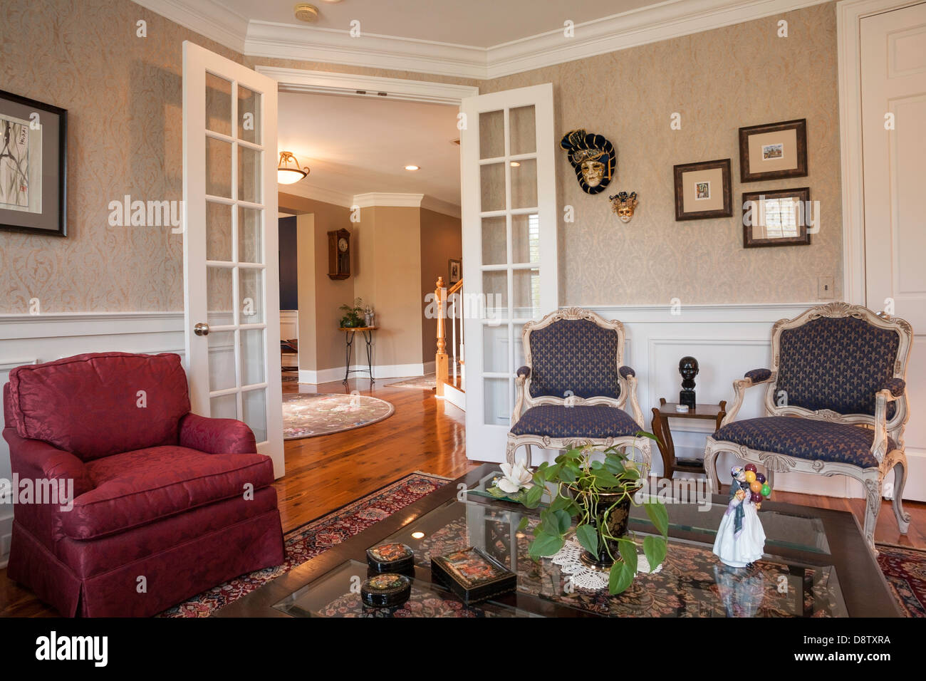 Knick knacks nobody inside interior hi-res stock photography and images ...