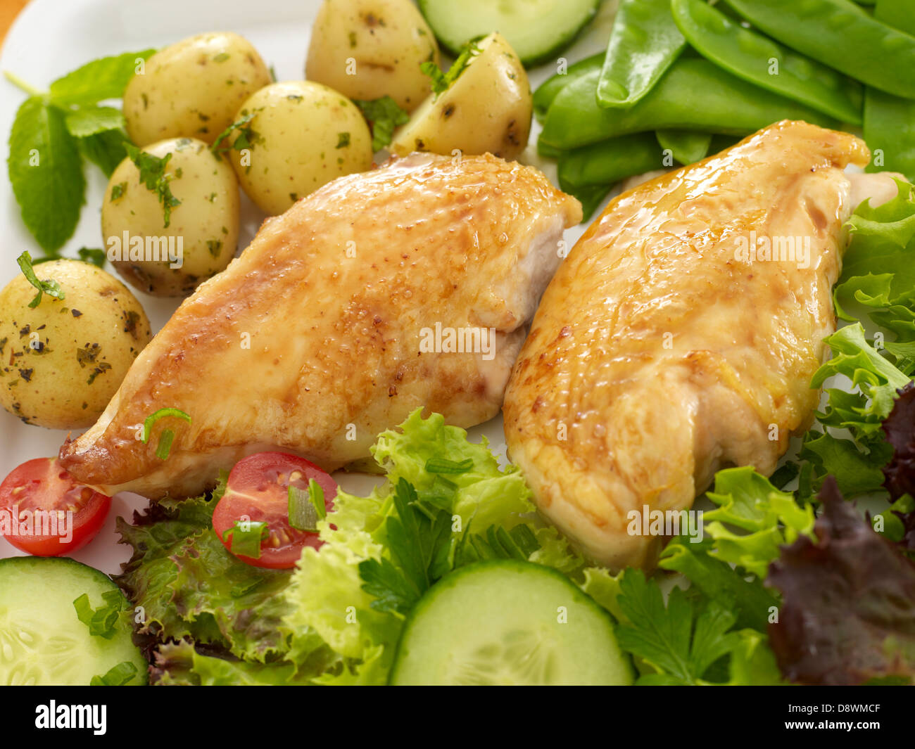 Chicken Salad Lettuce Tomatoes Cucumber Vegetables Mangetout Peas Stock Photo Alamy