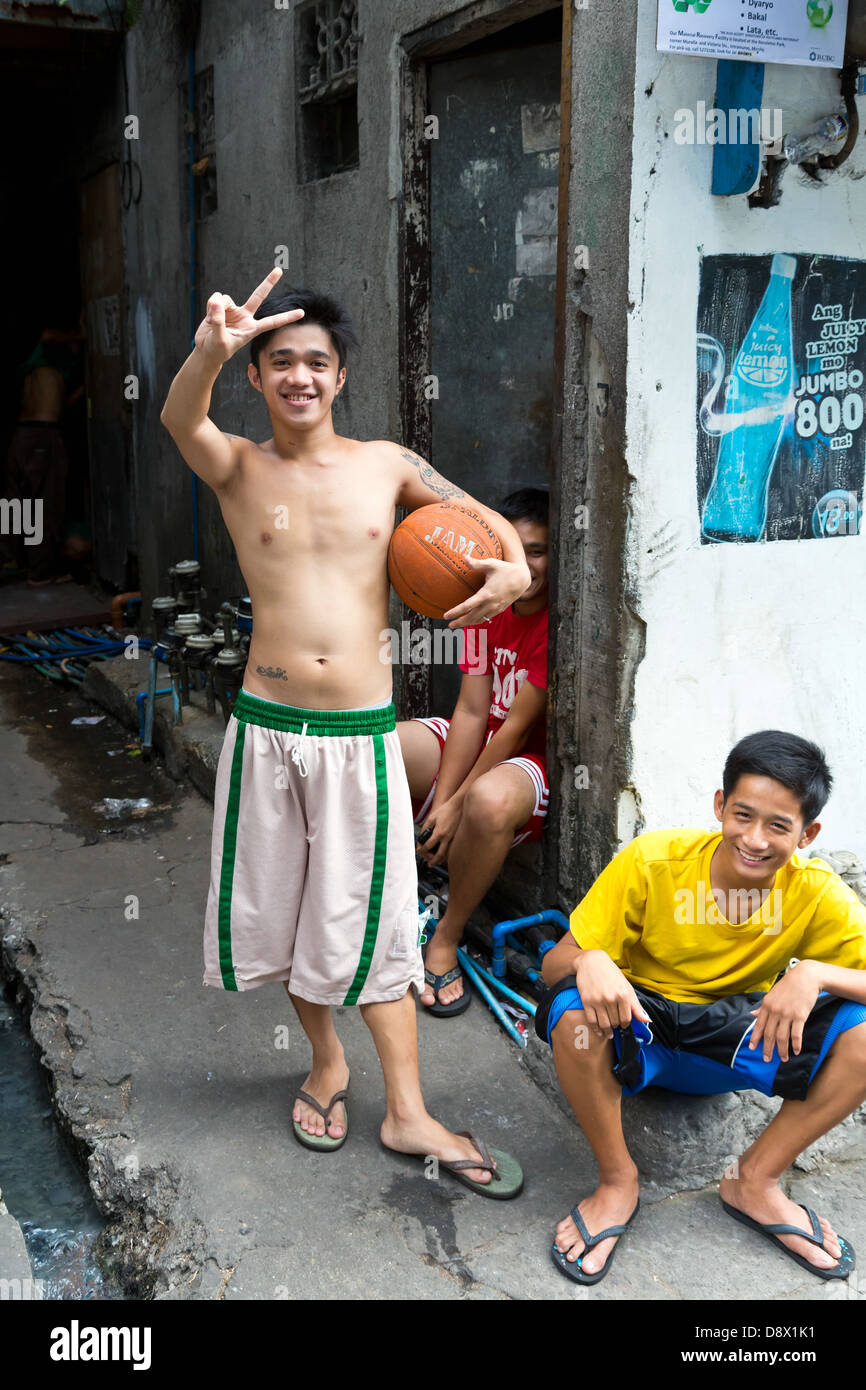 Everyday Life in the Streets of Manila, Philippines Stock Photo Alamy