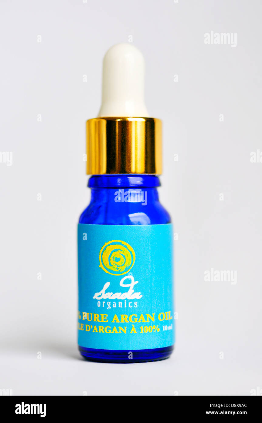 Download Argan Oil Bottle High Resolution Stock Photography And Images Alamy PSD Mockup Templates