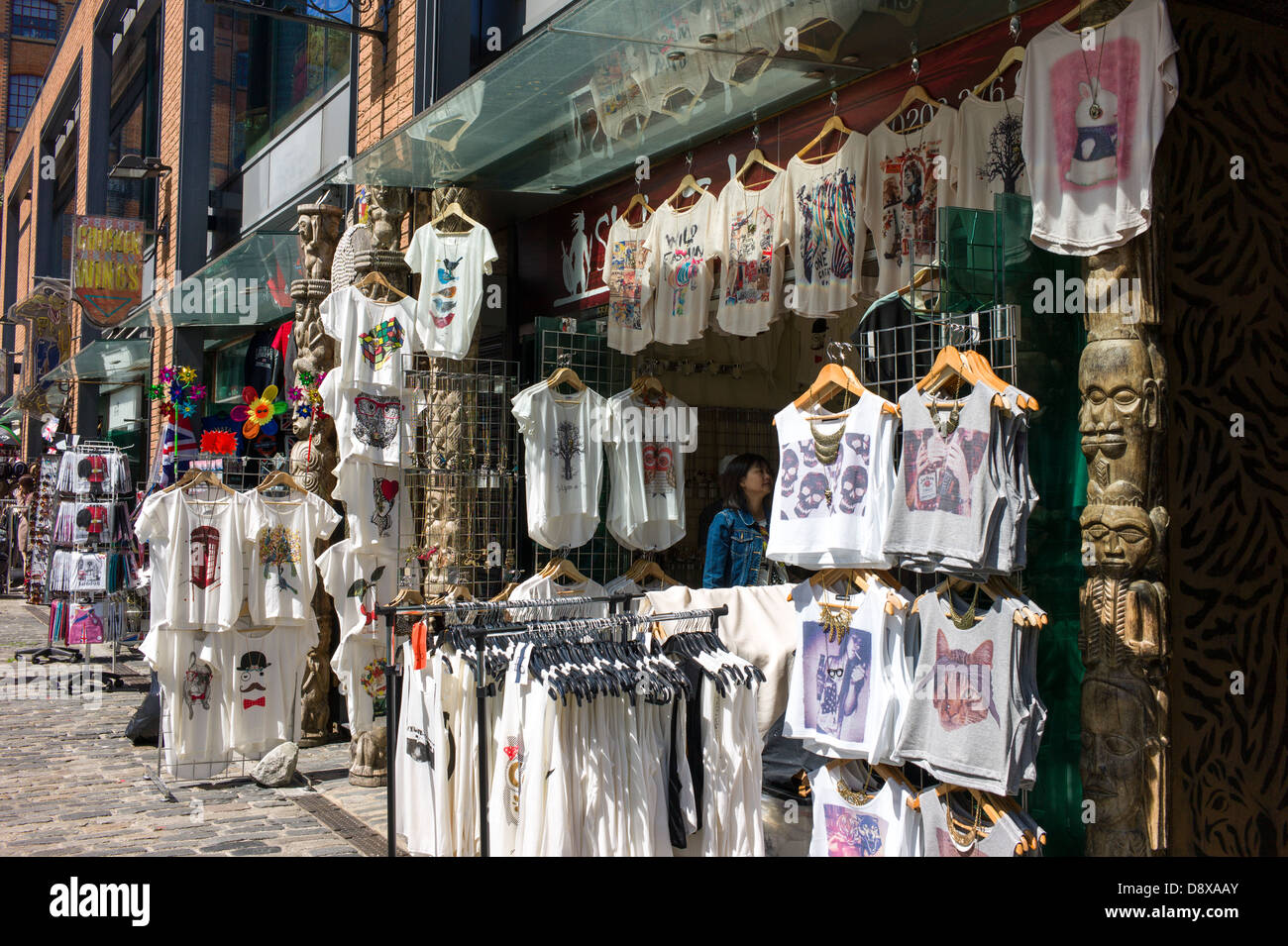 London UK, Camden Town, Camden Market, tourist, t.shirt shop, stall Stock  Photo - Alamy