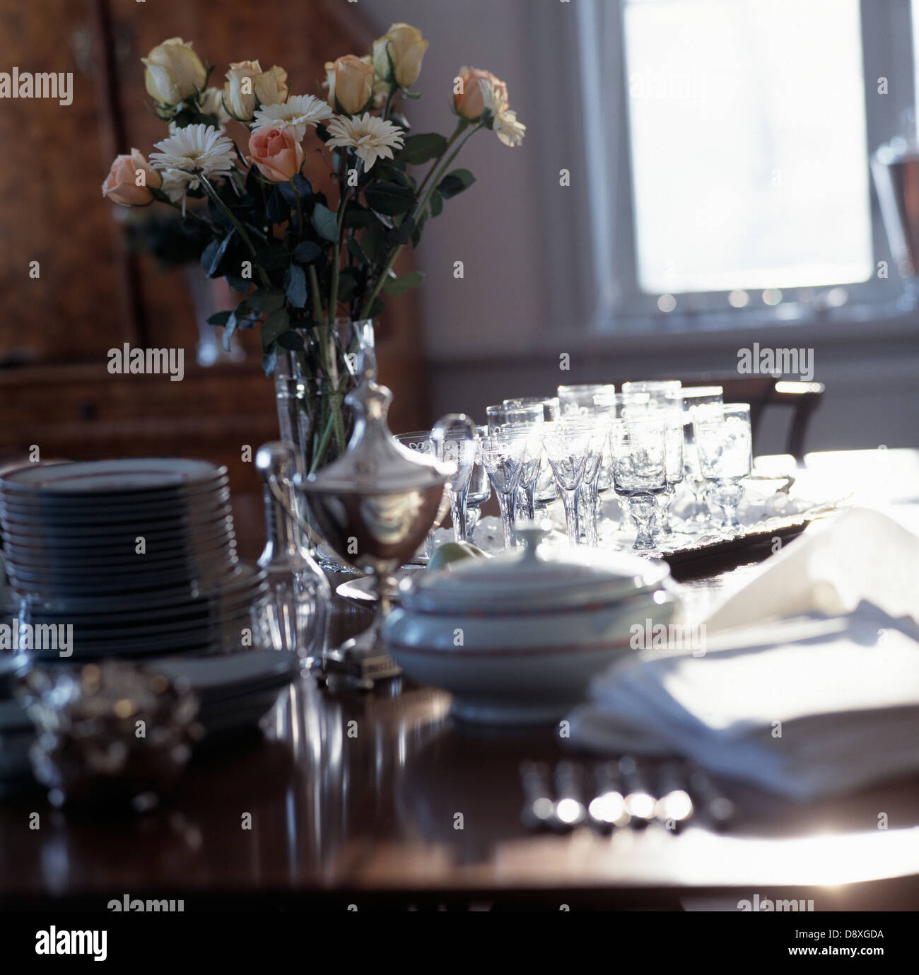 Colse Setting Place setting, close-up Stock Photo - Alamy