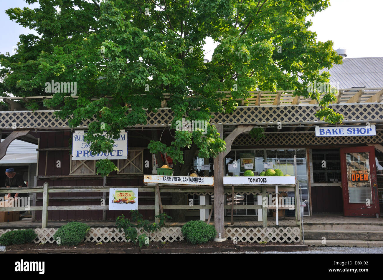 Amish bake shop and vegetable store in Amish Country, Pennsylvania, USA