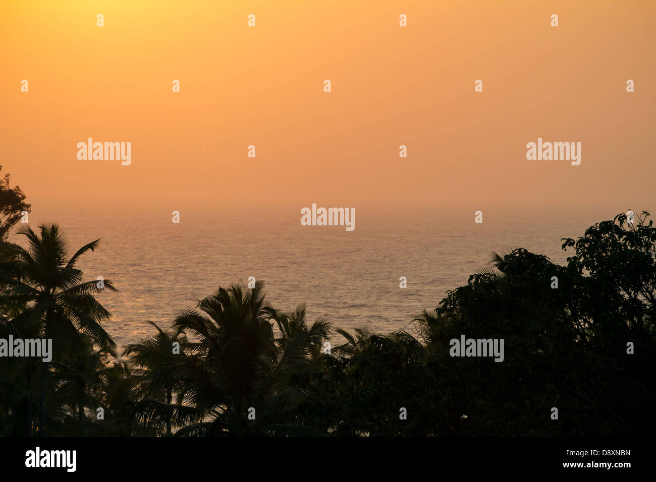 Beautiful ocean sunset view hi-res stock photography and images - Alamy
