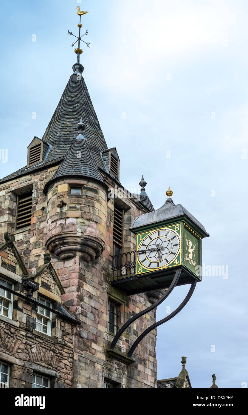 Great Britain, Scotland, Edinburgh, Royal Mile, Canongate, the Old Toolboth palace and clock. Stock Photo