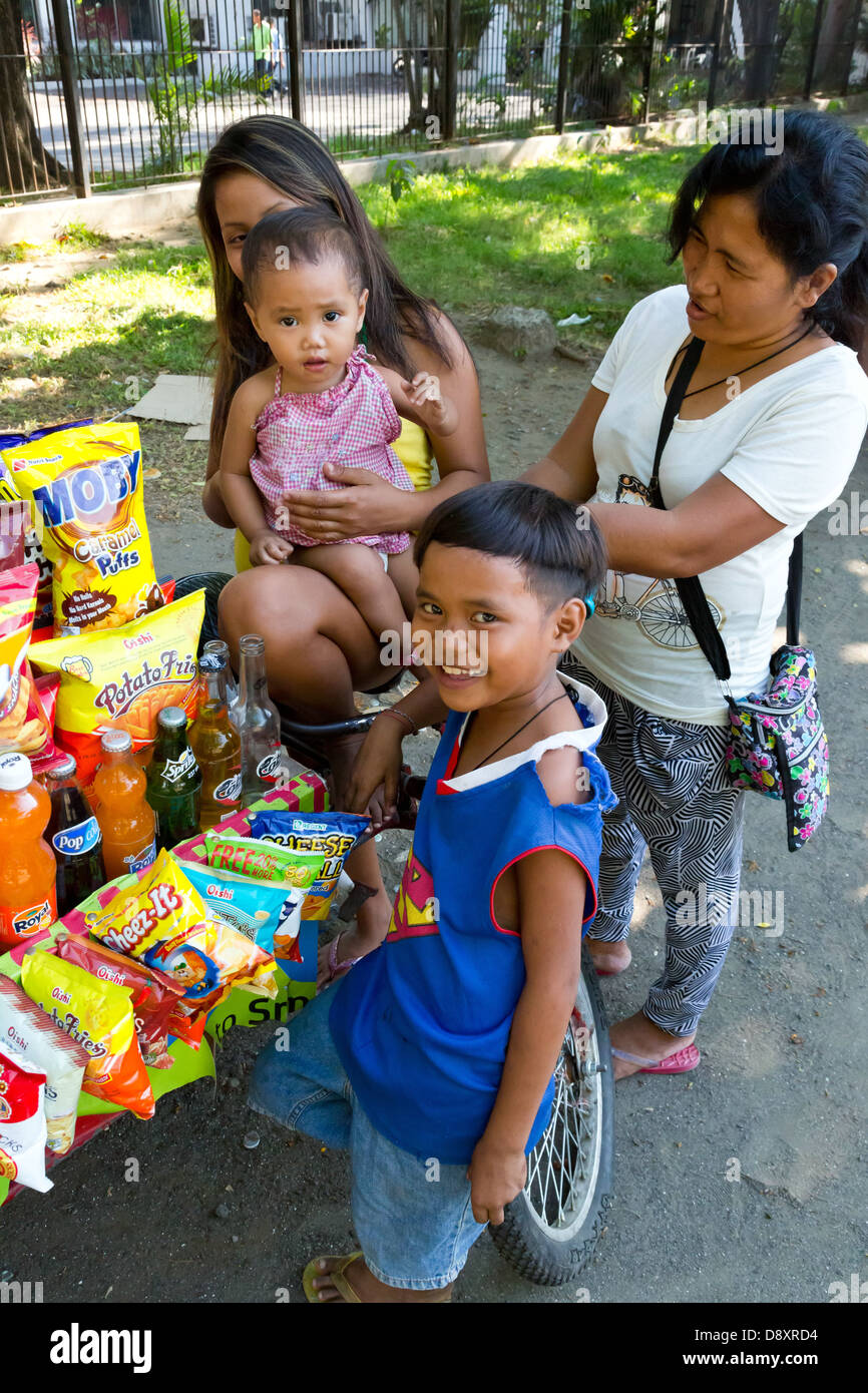 Everyday Life in the Streets of Manila, Philippines Stock Photo Alamy