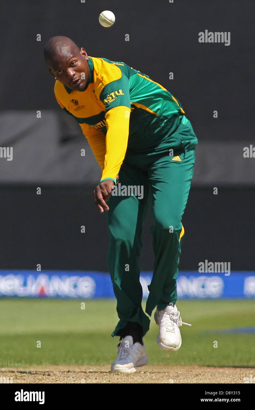 CARDIFF, WALES - June 06: South Africa's Lonwabo Tsotsobe bowling during the ICC Champions Trophy international cricket match between India and South Africa at Cardiff Wales Stadium on June 06, 2013 in Cardiff, Wales. (Photo by Mitchell Gunn/ESPA) Stock Photo