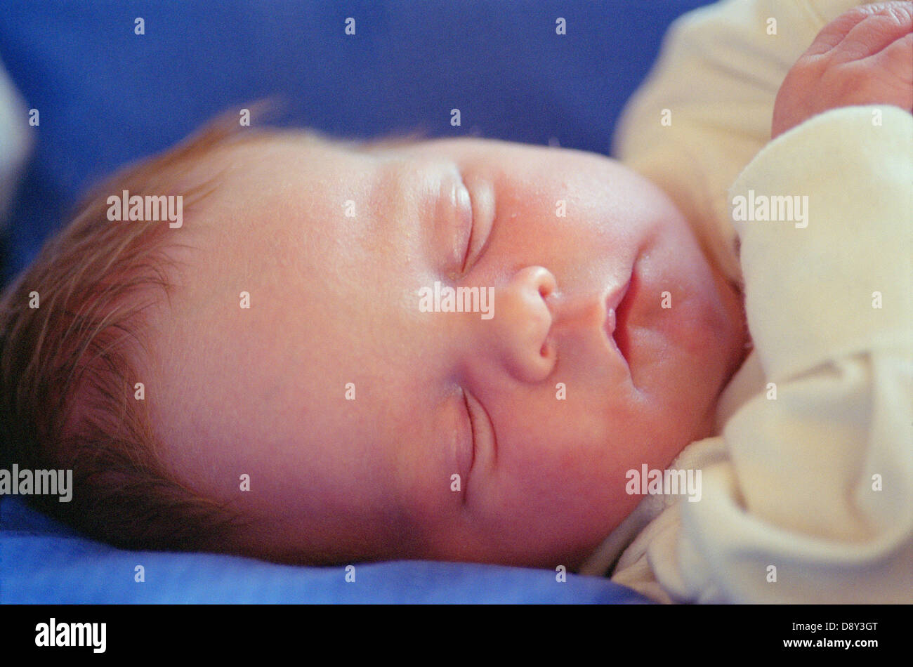 Face sleeping baby hi-res stock photography and images - Alamy