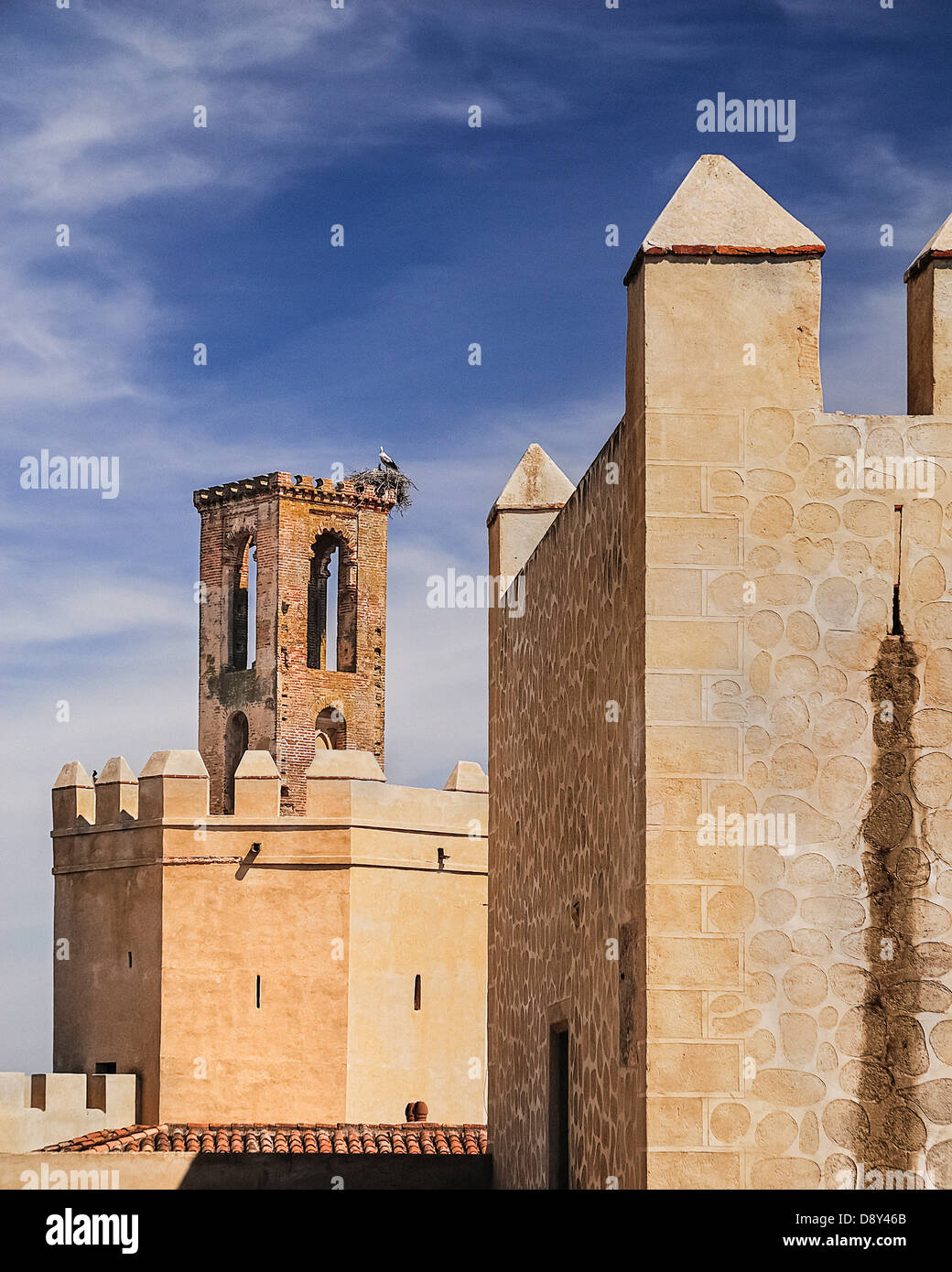 Spain, Extremadura, Badajoz, Alcazaba walls with Espantaperros tower. Stock Photo