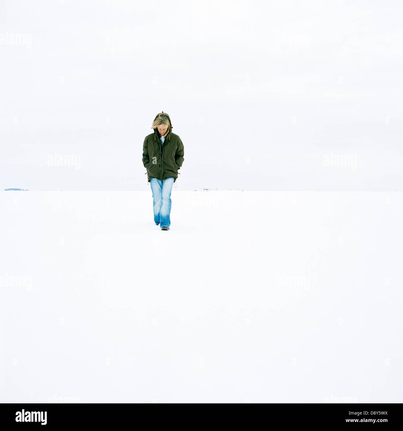 Walking on white snow hi-res stock photography and images - Alamy
