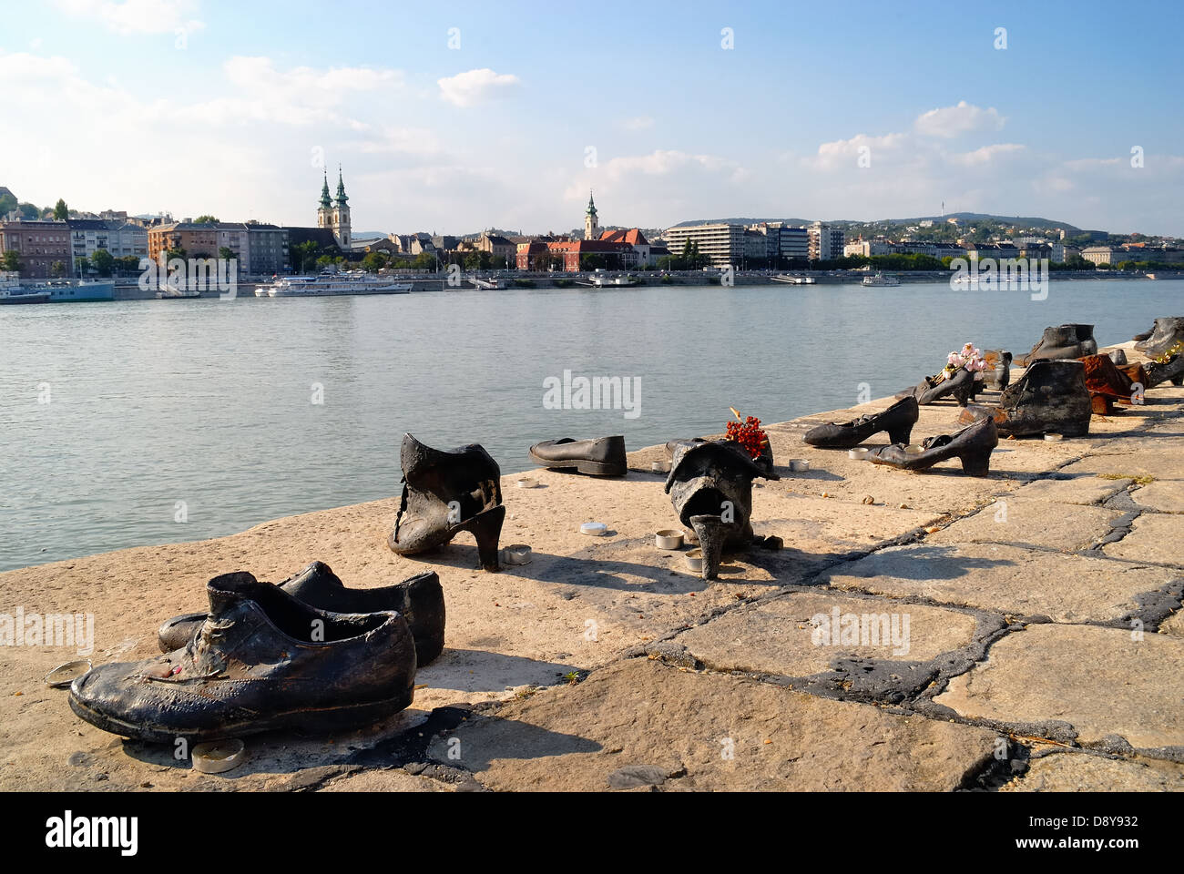 Budapest, Hungary : the Shoes on the Danube Promenade.The monument in  honors to the Jews who were killed by fascists Stock Photo - Alamy