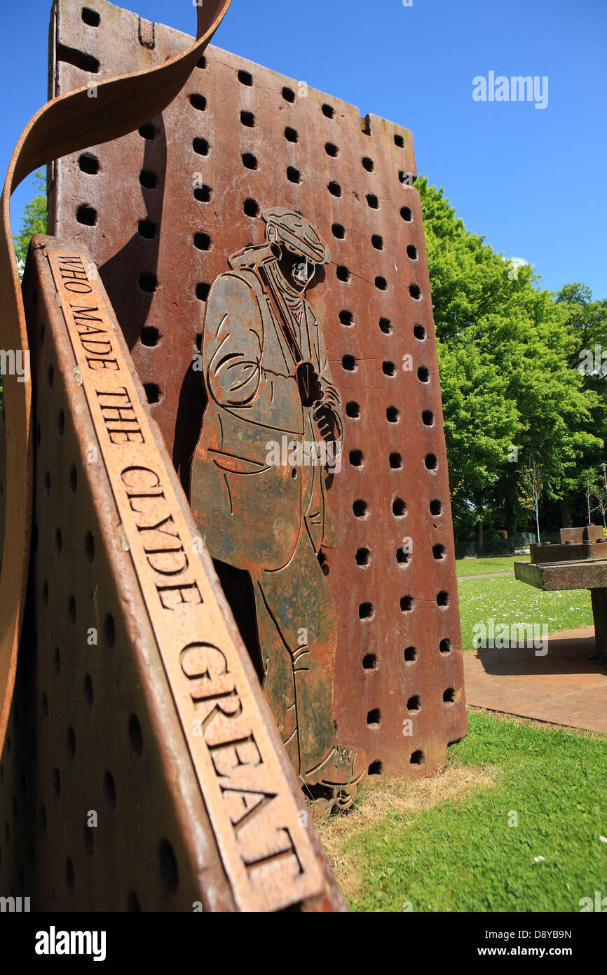Sculpture commemorating the shipbuilding workmen who made the name of the River Clyde in Glasgow known world wide Stock Photo