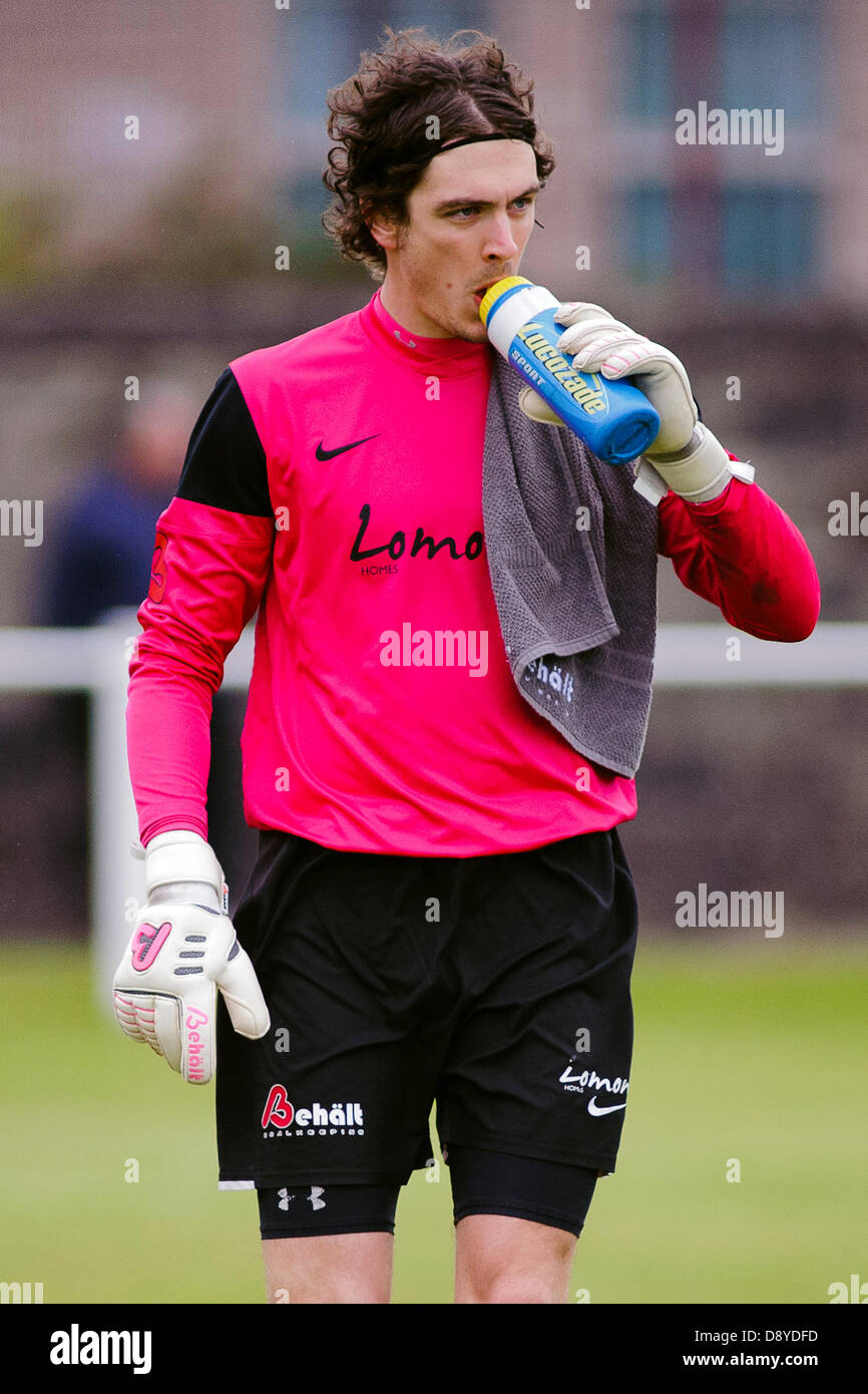 Kelty, Fife, Scotland, UK. 5th June 2013. Kelty keeper Allan Fleming during the East Region