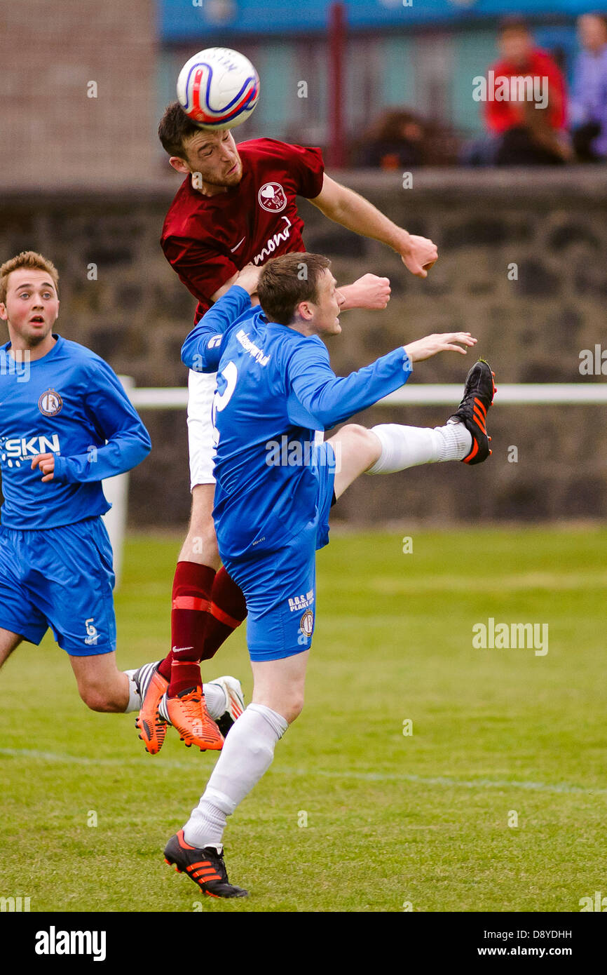 Kelty, Fife, Scotland, UK. 5th June 2013. Brian Ritchie out jumps Mark