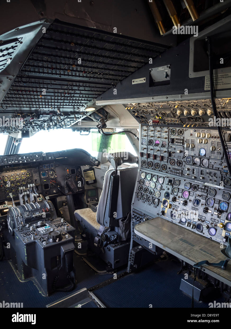 Airplane cockpit (Boeing 747) Stock Photo