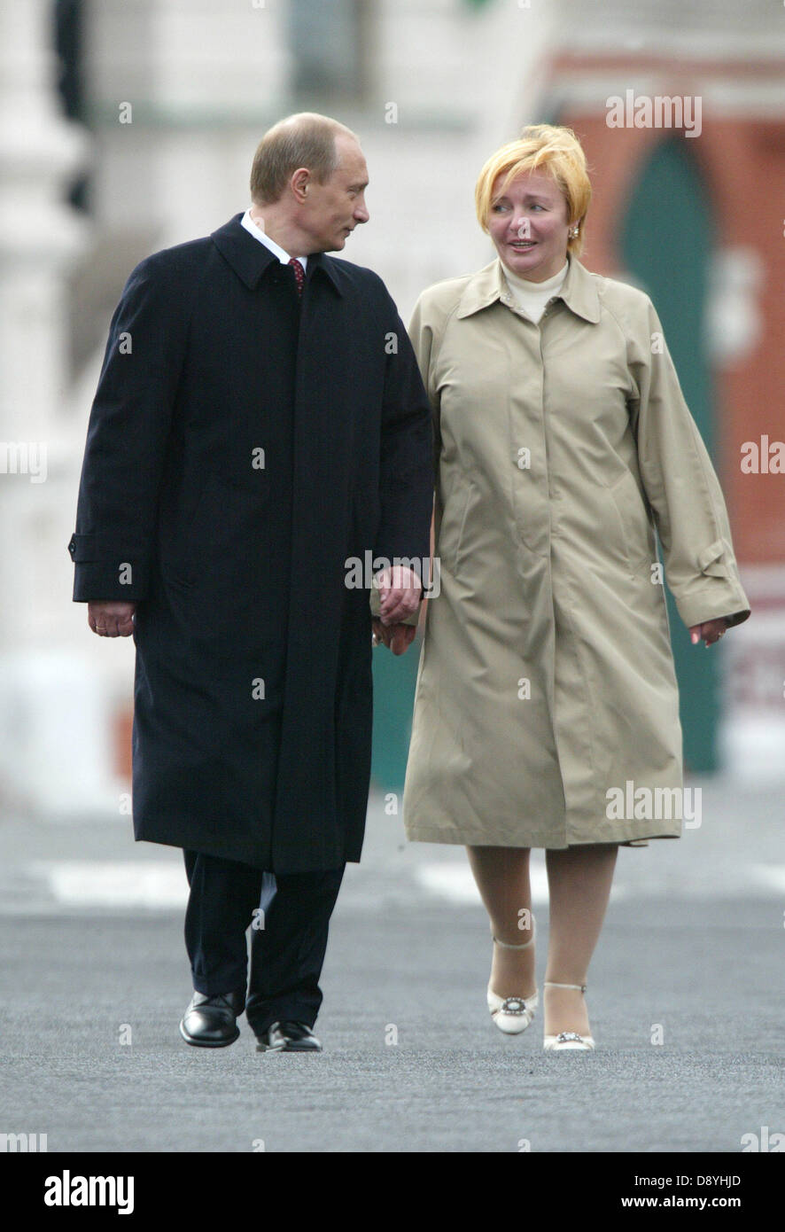 june-6-2013-russian-president-vladimir-putin-and-his-wife-lyudmila-D8YHJD.jpg