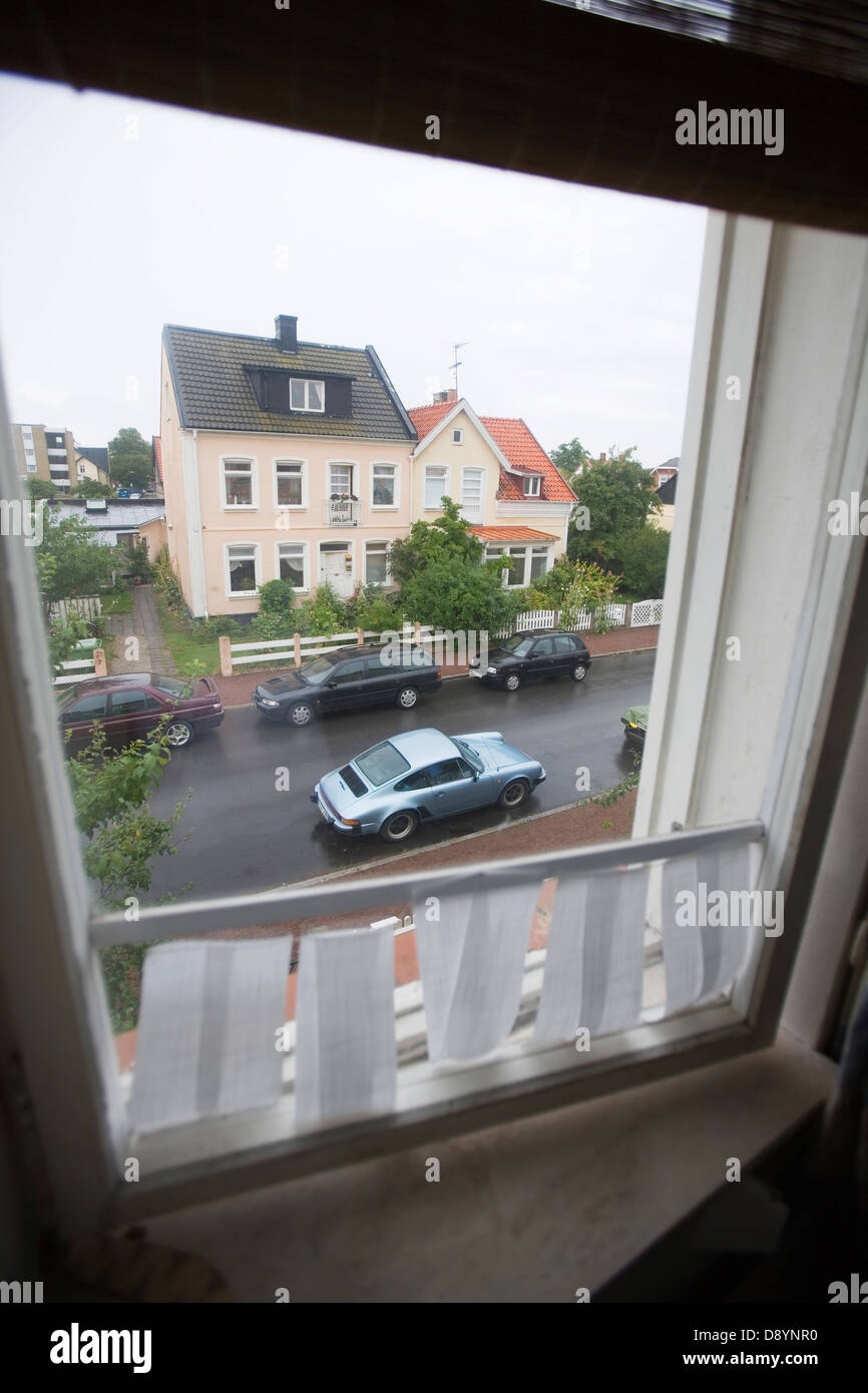 Street scene through window hi-res stock photography and images - Alamy
