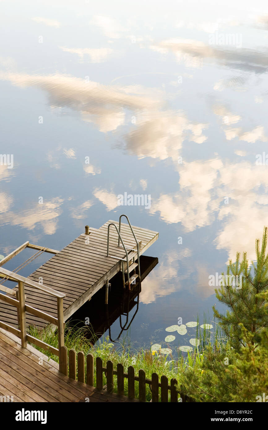 Beside lake hi-res stock photography and images - Alamy