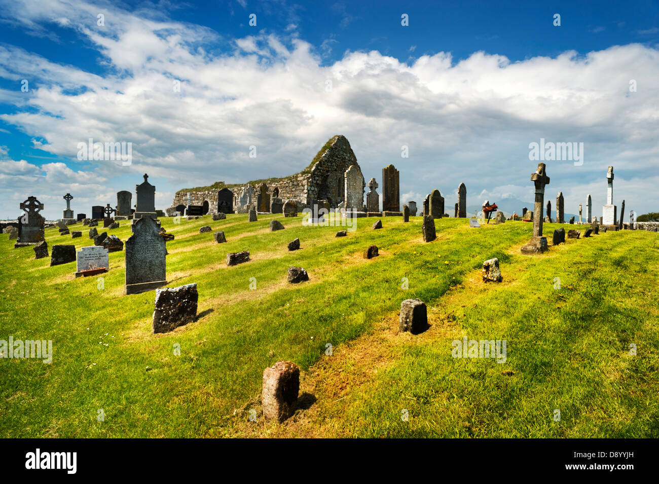 Cemetery and derelict church, Templetown, Cooley Point, Dundalk, Louth, Republic of Ireland Stock Photo