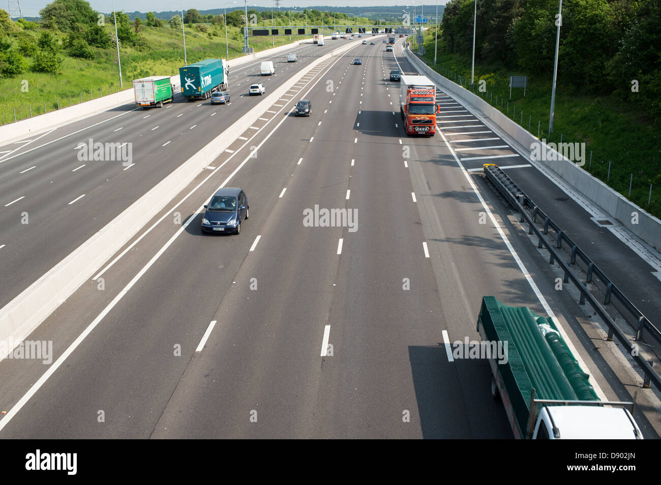 Middle lane drivers hires stock photography and images Alamy