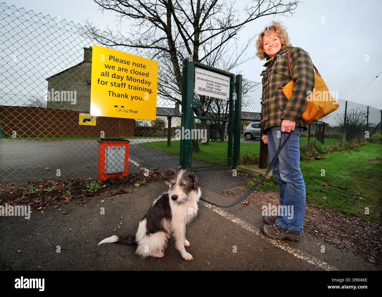 Entrance to dog kennels hires stock photography and images Alamy
