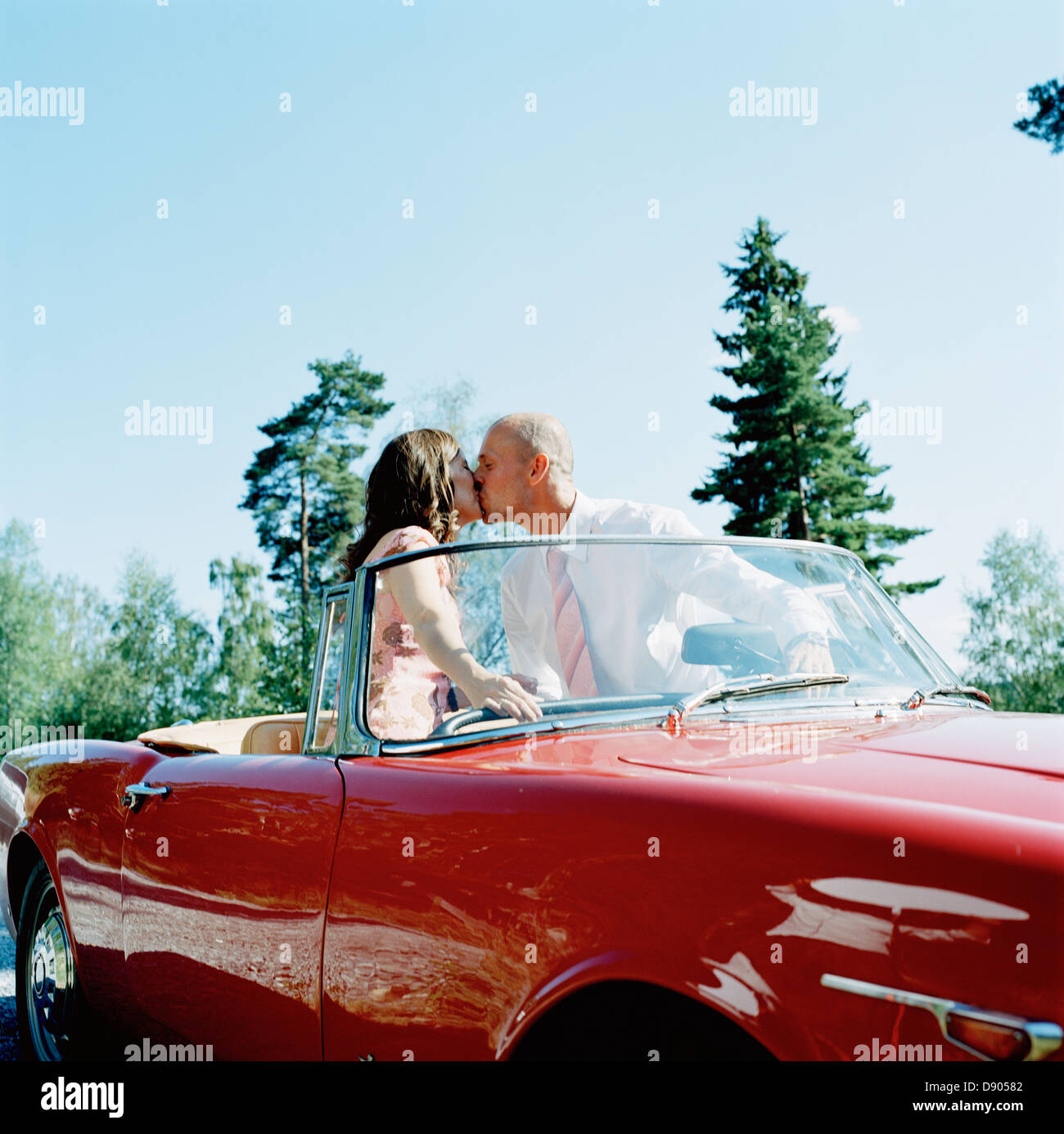 Albums 93+ Pictures To Kissing Cars And Downtown Bars Superb