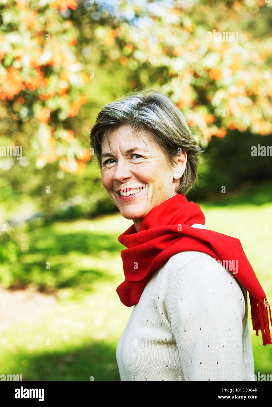 Portrait mature woman smilin hi-res stock photography and images - Alamy
