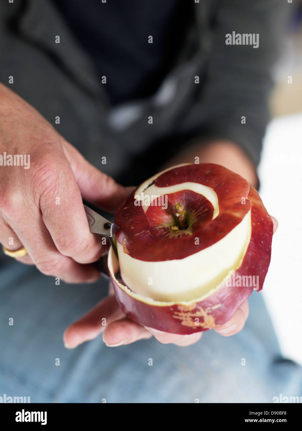 Peeling apple hi-res stock photography and images - Alamy