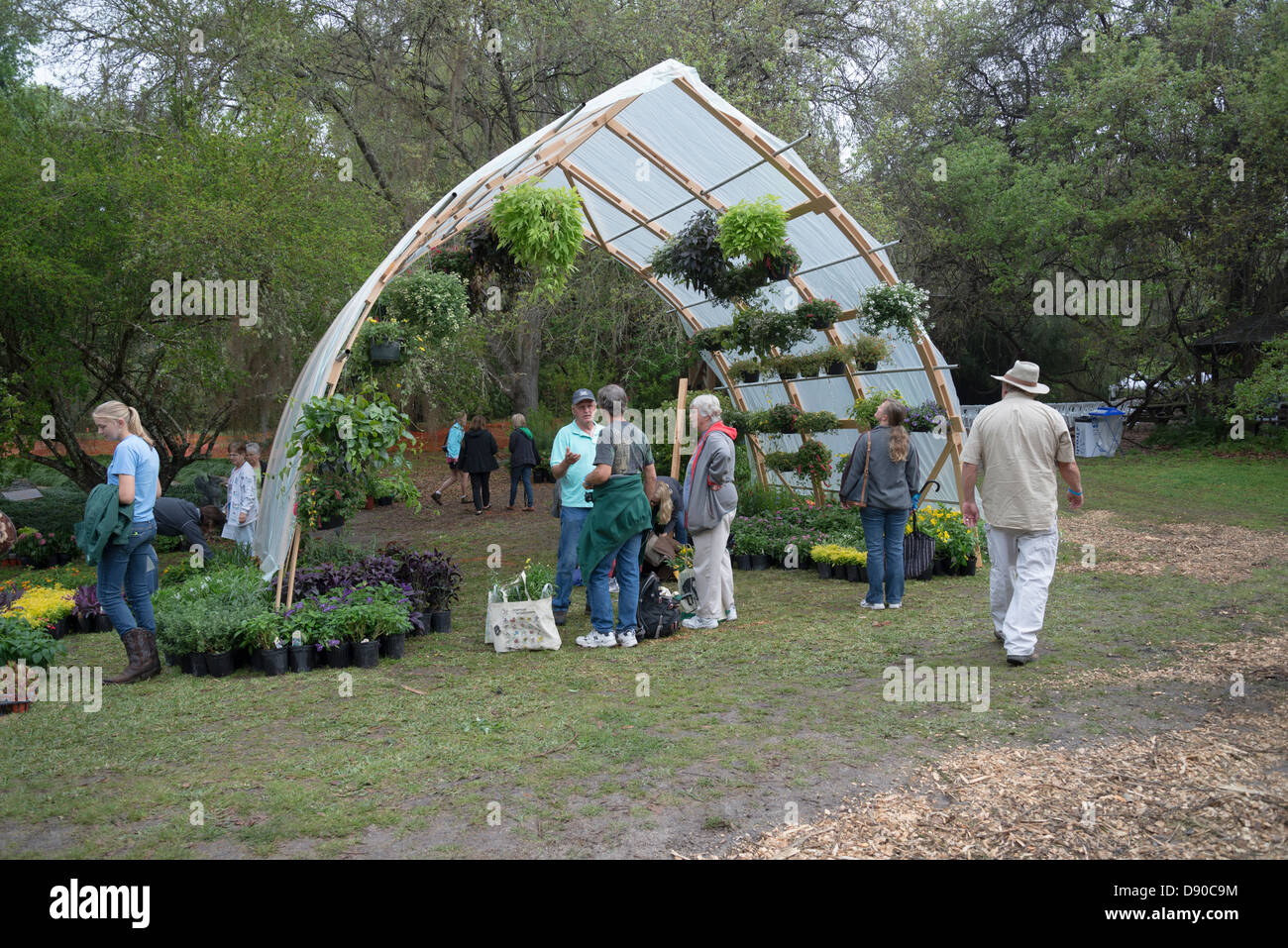 Kanapaha Spring Garden Festival is annual event at Kanapaha Botanical