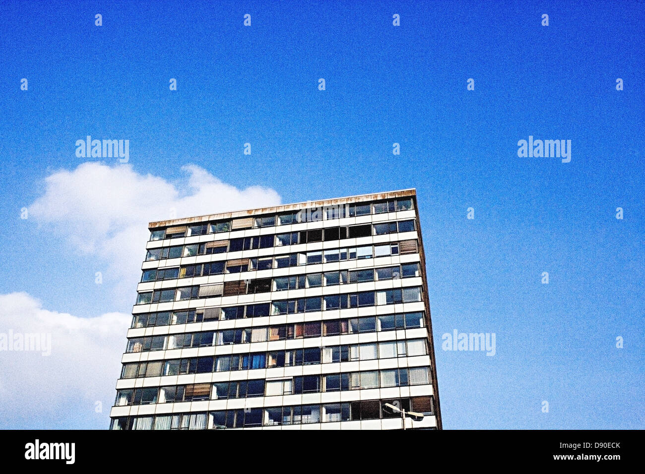 Tall apartment building hi-res stock photography and images - Alamy