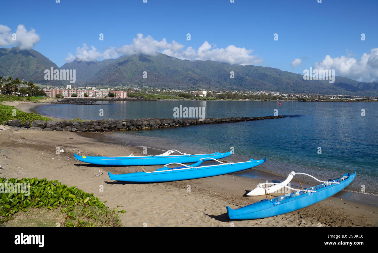 Outrigger canoes beached at Kahului on Maui Stock Photo