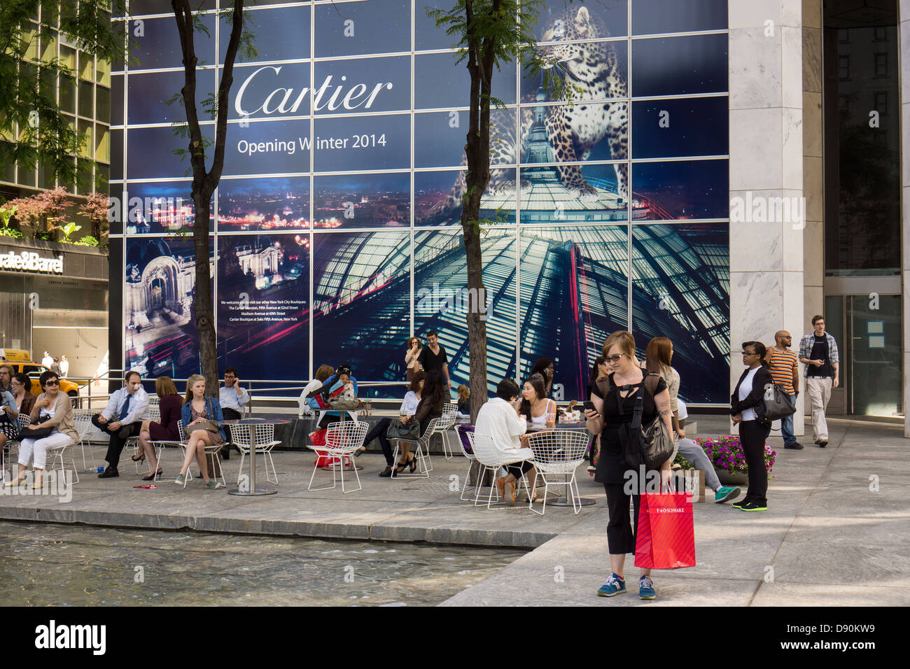 Cartier store on 5th Avenue, New York City Stock Photo - Alamy