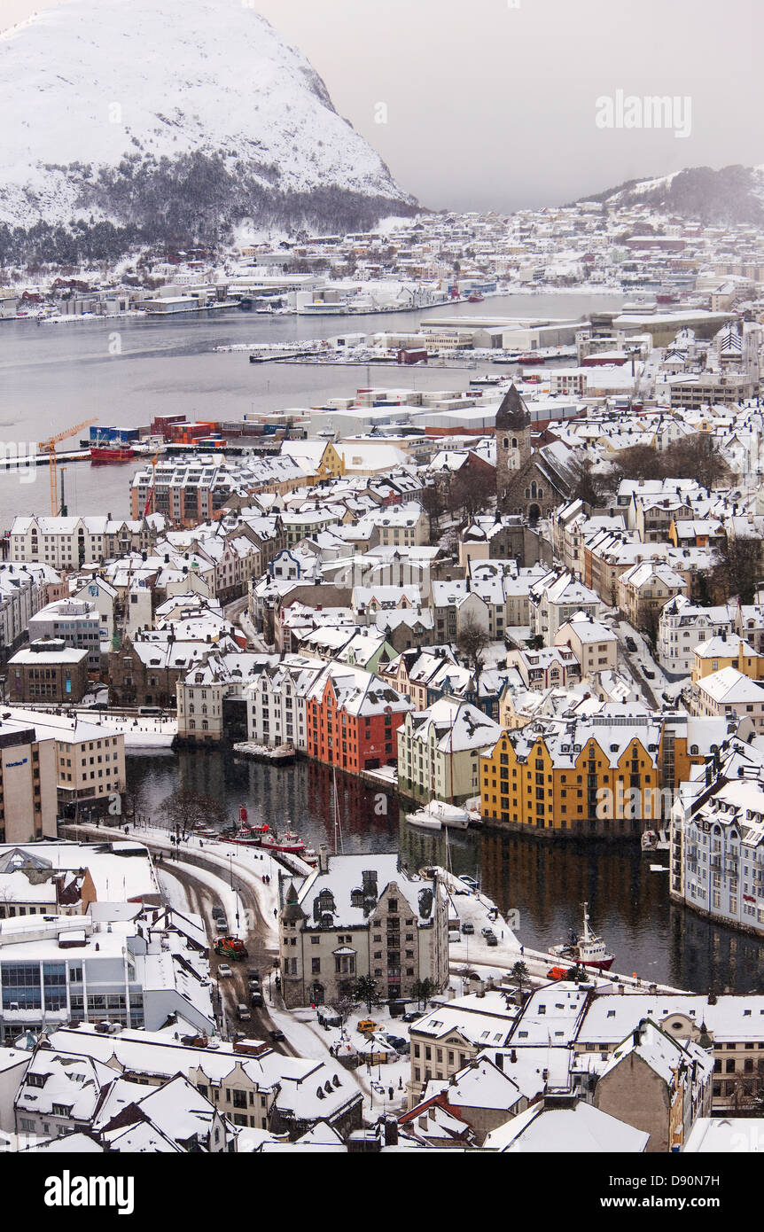 Alesund Winter Hi res Stock Photography And Images Alamy