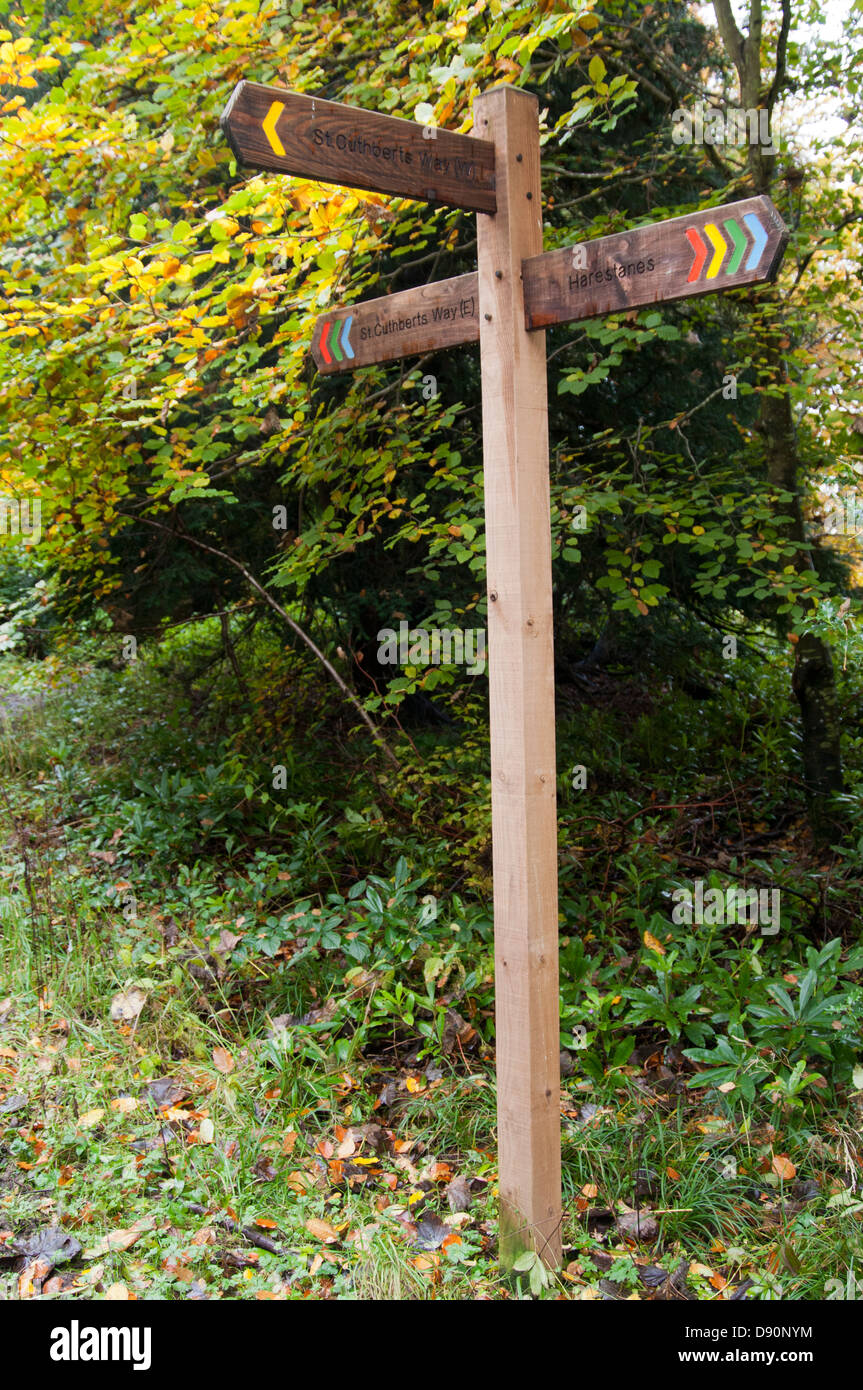 Right of way marker hi-res stock photography and images - Alamy