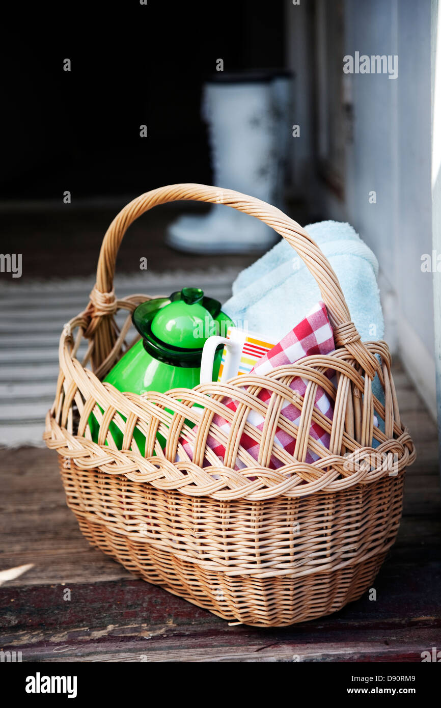 Tea basket hires stock photography and images Alamy