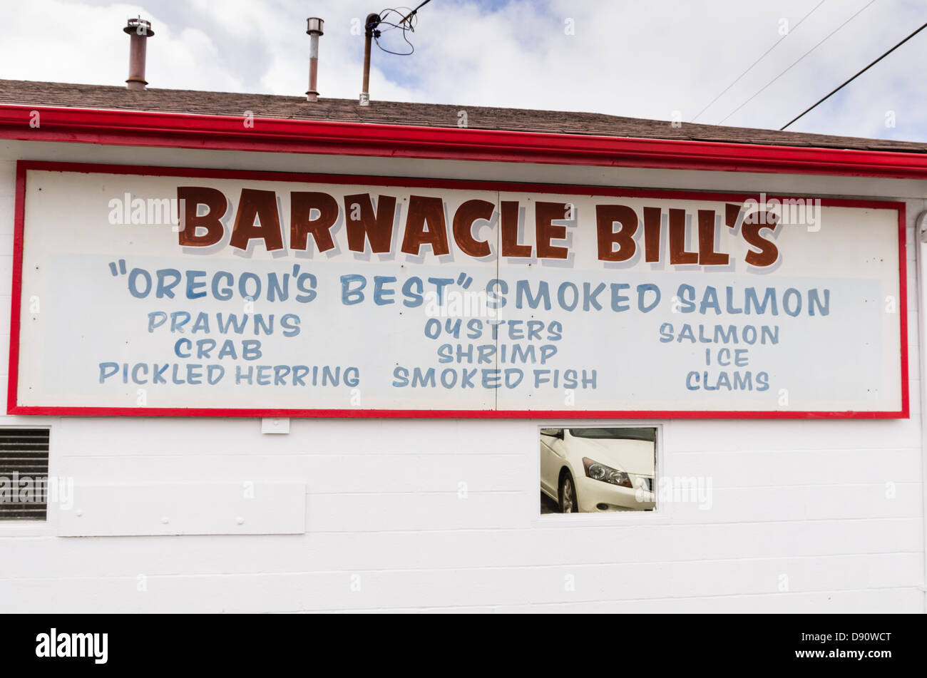 Barnacle Bill's Seafood Market provides fresh caught local seafood. Lincoln City, Oregon, USA Stock Photo
