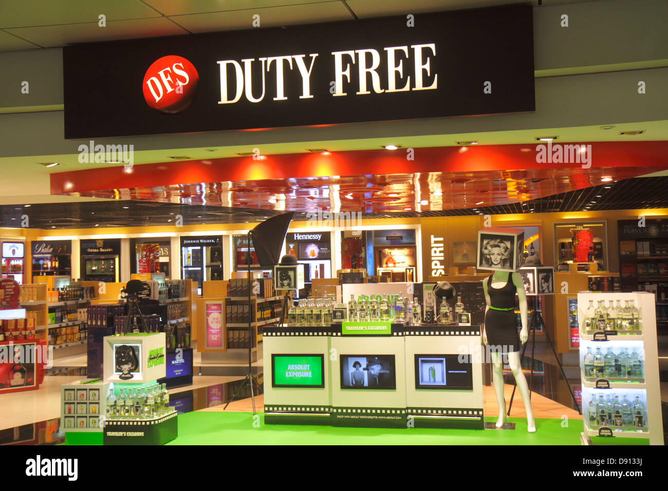 Duty Free store at the terminal 7 of the Los Angeles international airport  LAX DFS Stock Photo - Alamy