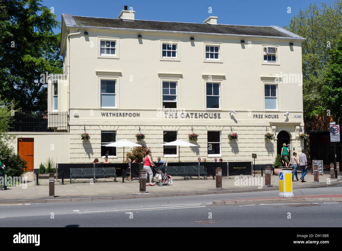 The Gatehouse, a Weatherspoon pub in Lichfield, Staffordshire Stock Photo