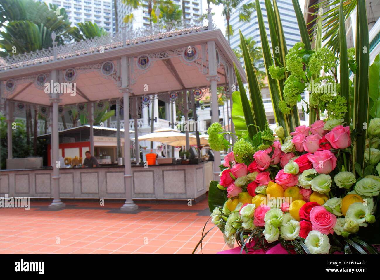 Singapore Raffles,hotel,Courtyard,Gazebo Bar,flower,roses,historic,Sing130201075 Stock Photo