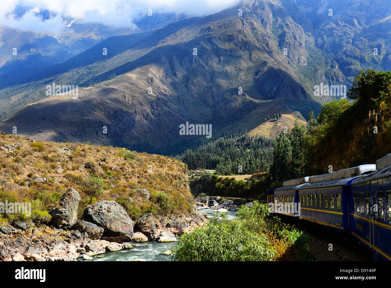 railway-to-machu-picchu-through-mountains-and-rivers-stock-photo-alamy