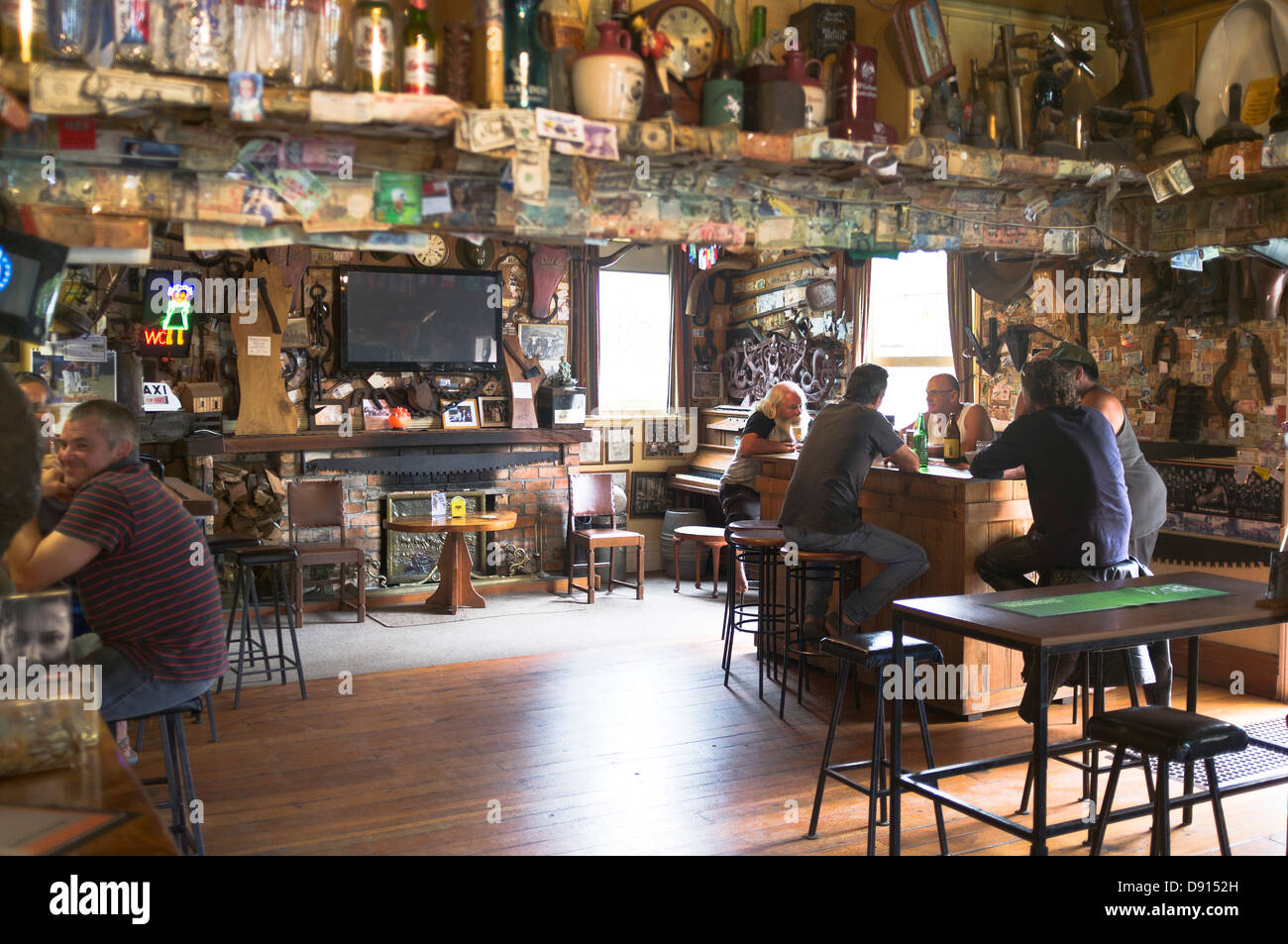 dh Puhoi pub PUHOI NEW ZEALAND New Zealanders public house tavern Stock Photo Alamy
