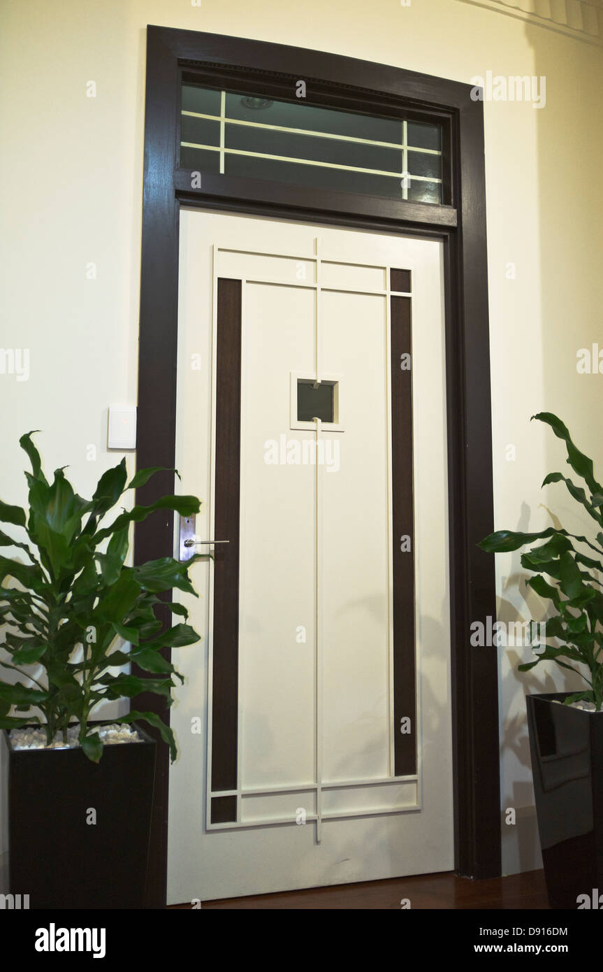 dh  NAPIER NEW ZEALAND Art deco door in TG building interior panelling architecture house detail Stock Photo