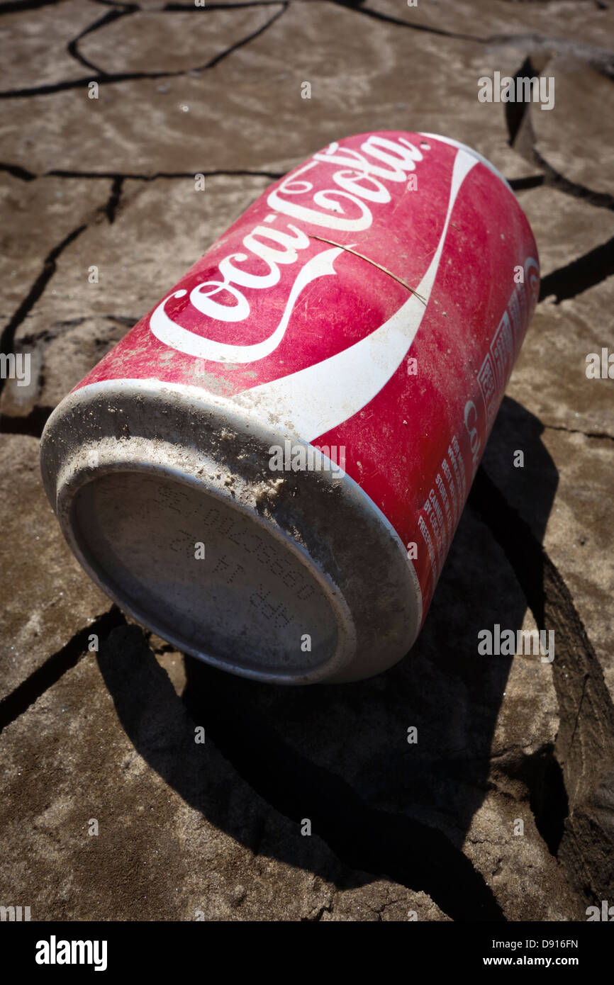 Coca cola can hi-res stock photography and images - Alamy