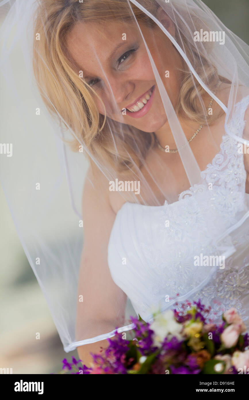Blond bride hi-res stock photography and images - Alamy